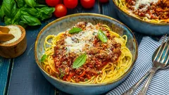 So bereite ich Spaghetti Bolognese zu – die Gäste verlangen immer Nachschlag