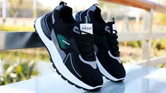 Der lästige Schuhgeruch verschwindet ganz ohne Chemie – ein einfacher Küchen-Hack